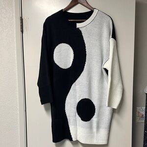Ying yang sweater dress - XL (NEW)